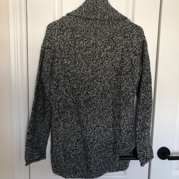 Aritzia TNA chunky salt and pepper sweater - Picture 7 of 7